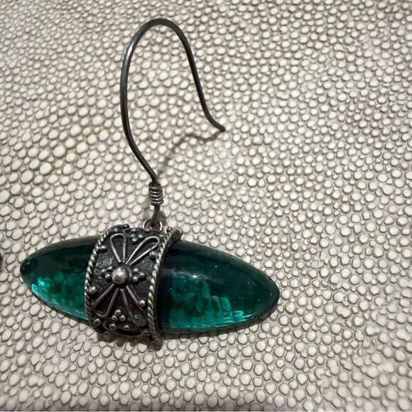 STERLING SILVER GREEN GLASS BALI DROP EARRINGS - Picture 5 of 17